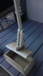 Sawdust Log Press