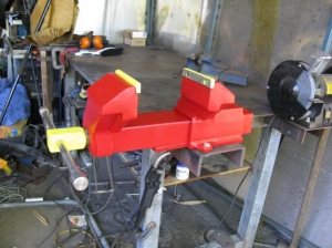 Heavy-Duty Vise