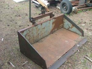 Tractor Scoop