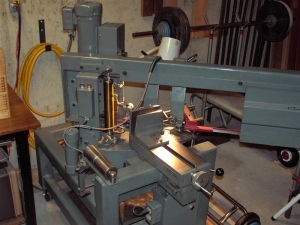 Swivel-Head Bandsaw