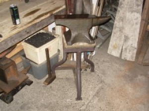 Tripod Anvil Stand