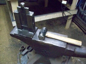 Guillotine Tool