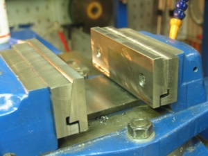 Self-Leveling Vise Jaws