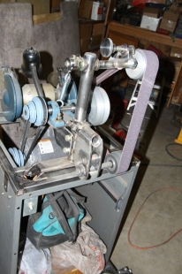 Three-Wheel Belt Grinder