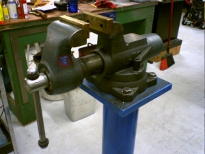 Pedestal Vise Mount