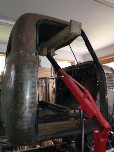 Engine Hoist Cab Attachment