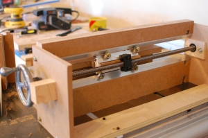 Screw-Advanced Box Joint Jig