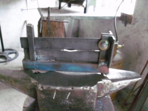 Guillotine Tool