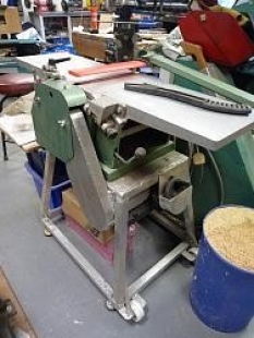 Planer Stand