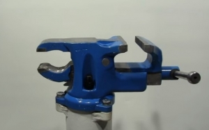 Bench Vise