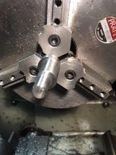 Eccentric Shaft Cutting Method