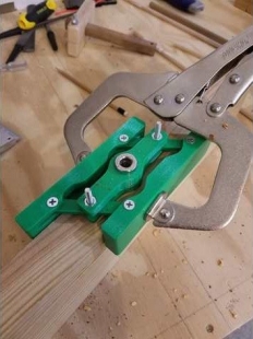 Self-Centering Doweling Jig