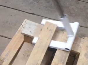 Pallet Breaker