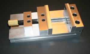 Lock Down Vise