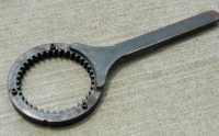 Clutch Center Nut Removal Tool