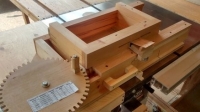 Screw Advance Box Joint Jig